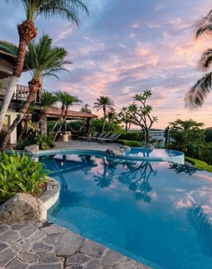 Impeccably Designed Tamarindo Estate with Relaxing Pool and Jacuzzi from VILLAWAY®