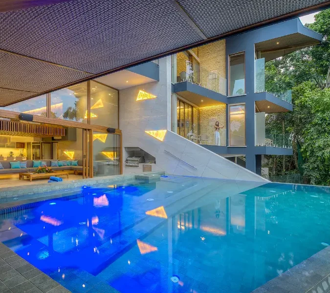 Majestic 8 Bedroom Villa with Private Infinity Pool and View of Pacific's Crashing Waves from VILLAWAY®