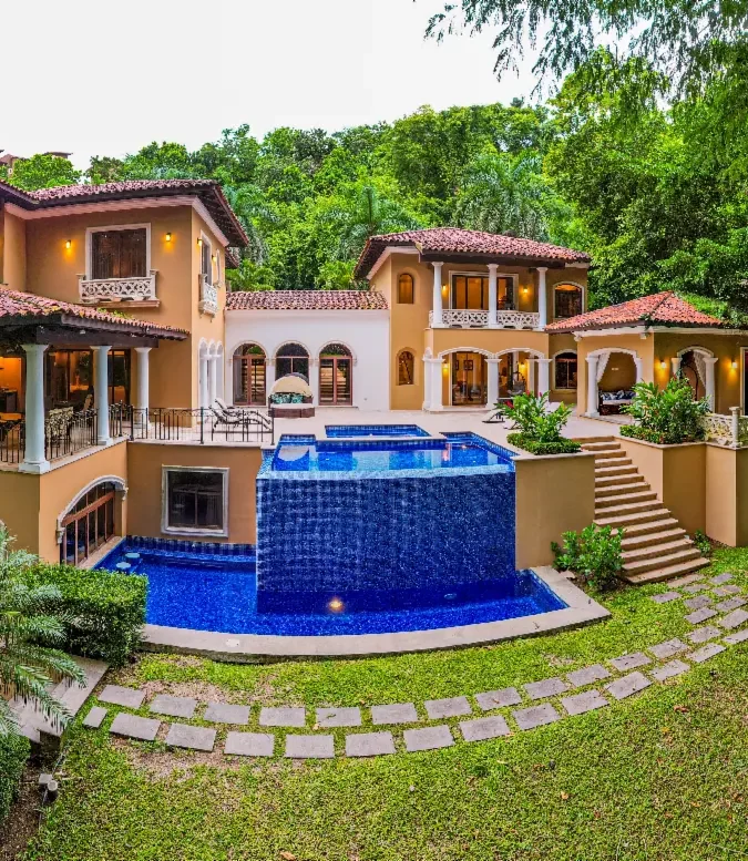Stunning Los Sueños Villa with Garden Jacuzzi, Wet Bar & Golf Course View from VILLAWAY®