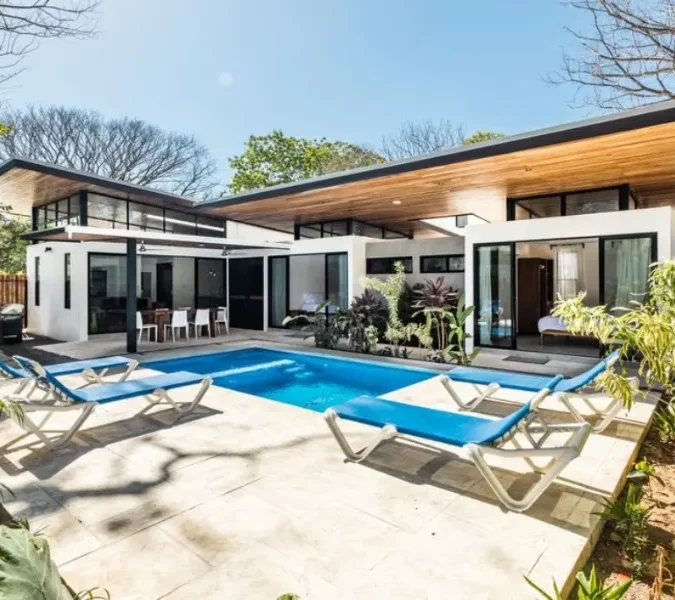 Spacious Villa with Upscale Comfort Near the Beach from VILLAWAY®