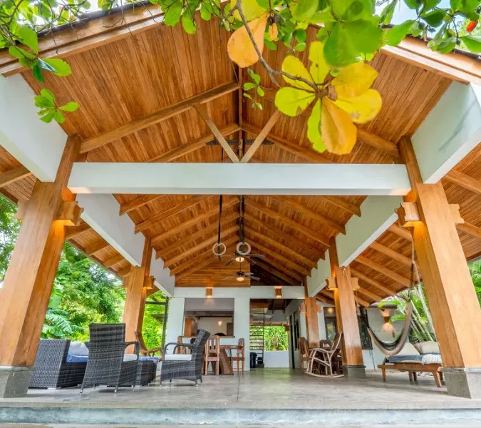 Dreamy Beach Home w/inf. pool & outd. living area