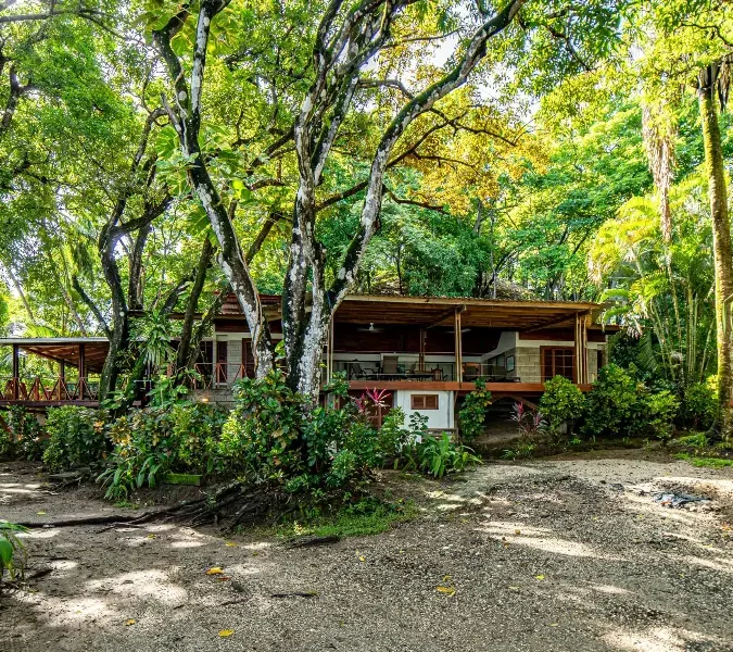 Beautiful beachfront home in South Guiones