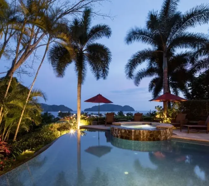 Spanish Colonial Villa in Altamira with Infinity Pool & Stunning Pacific Views from VILLAWAY®